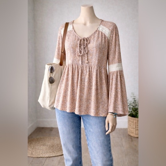 Hollister Tops - Boho Peasant Bell Sleeve Tunic Top Cottagecore Peasant Festival Hippie Romantic